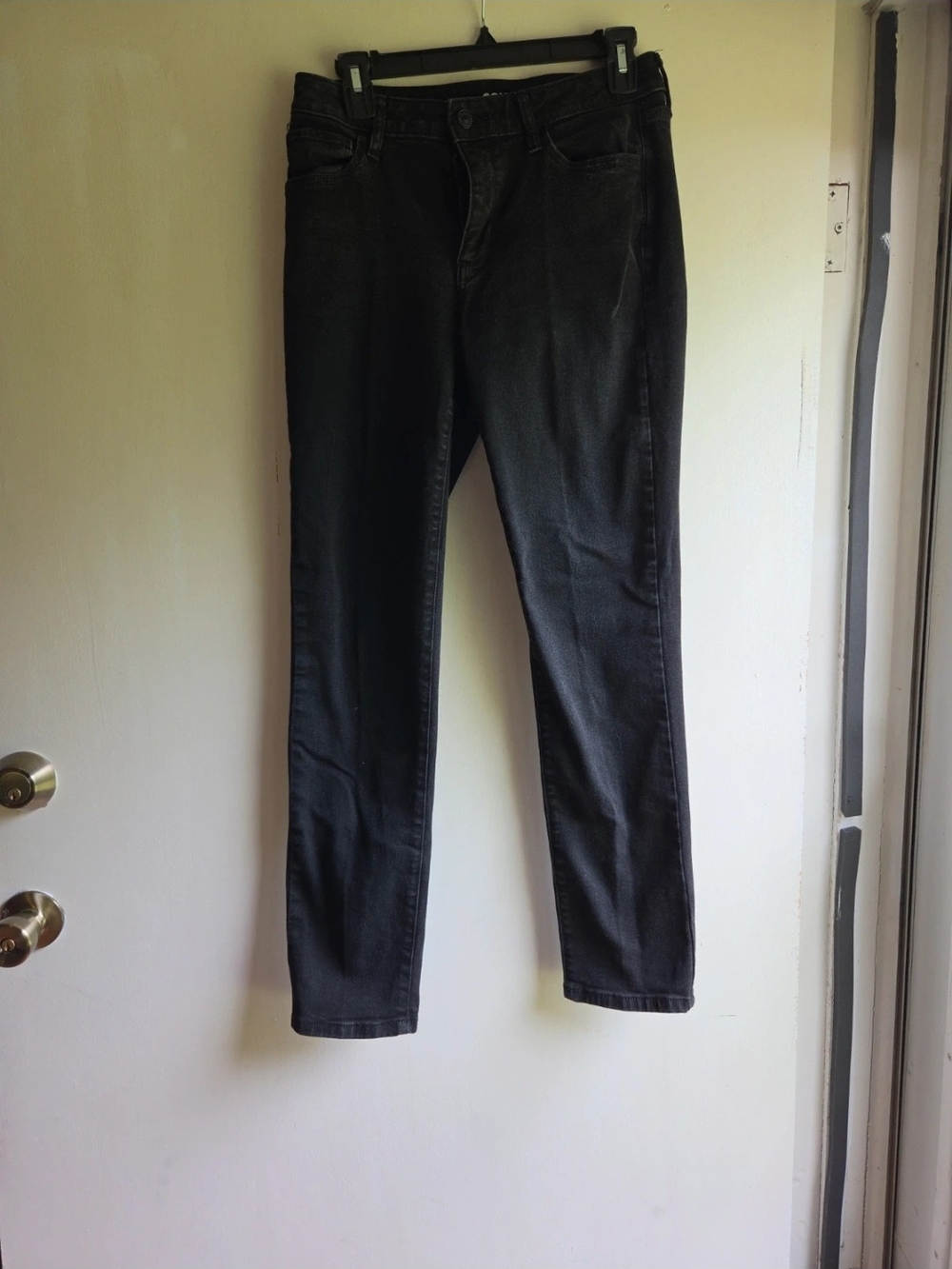 Sonoma Women's Skinny Jeans in Black Wash